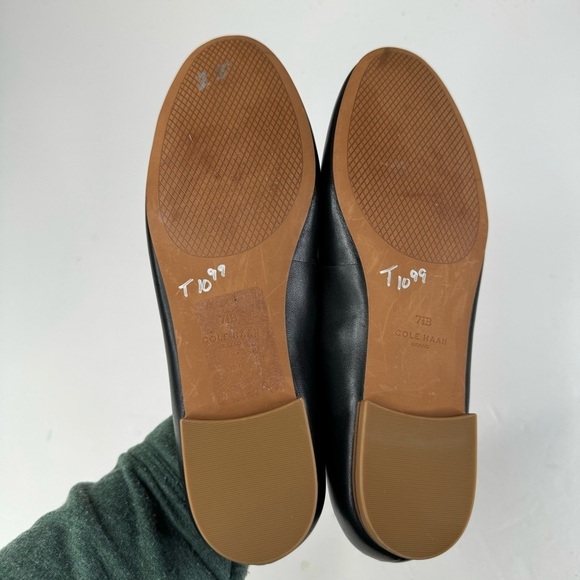 Cole Haan‎ Black Flats with Gold Hardware Size 7.5 - Picture 6 of 7